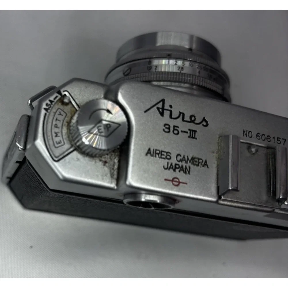 Aires 35 III Rangefinder Camera No. 606157 -Parts/Repair Untested